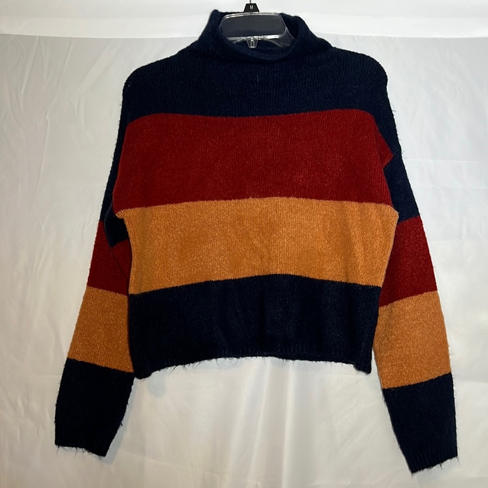 Crop sweater juniors size M
